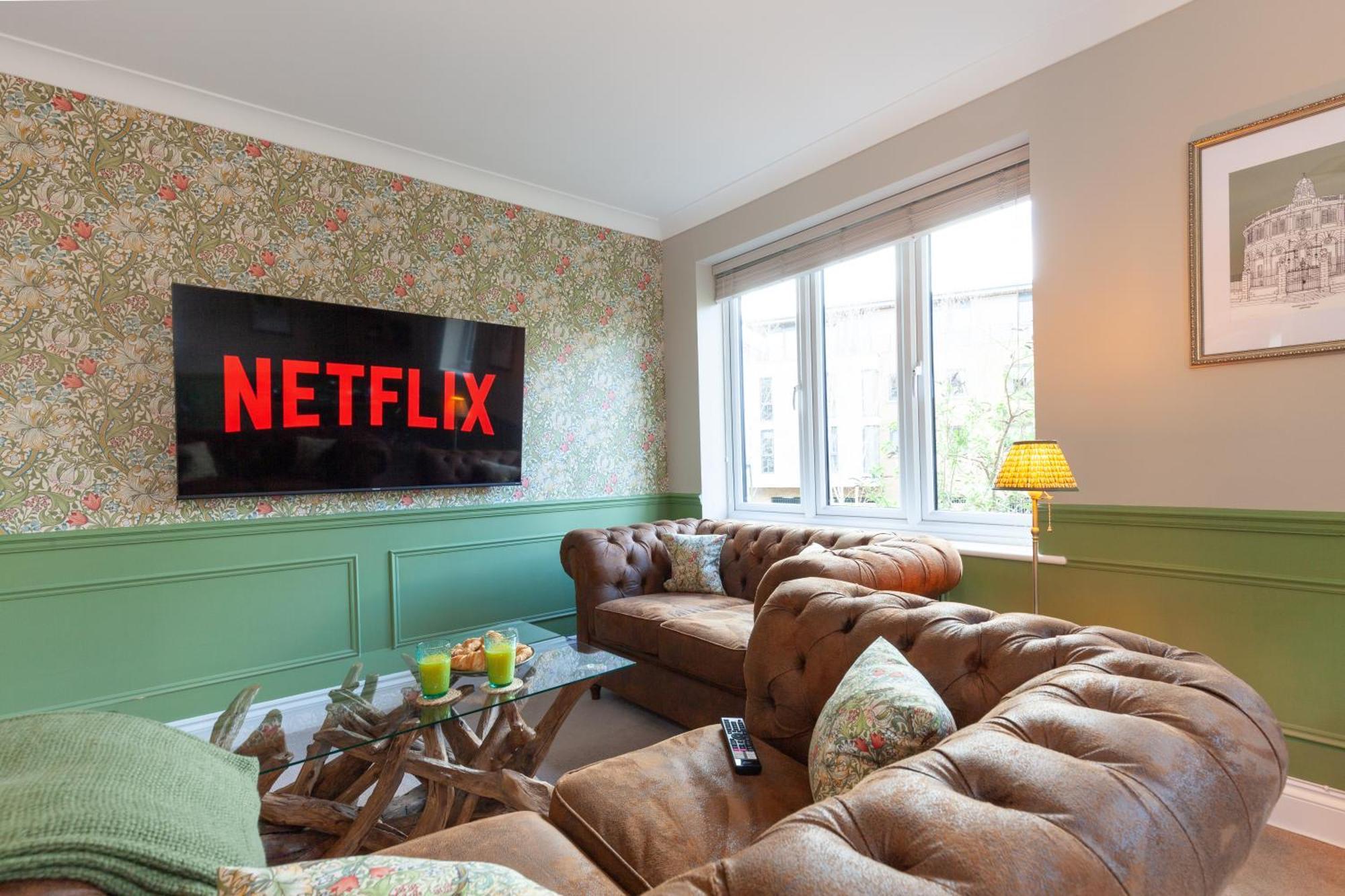 A Gem Nestled In The Heart Of Oxford With Parking! 아파트 외부 사진