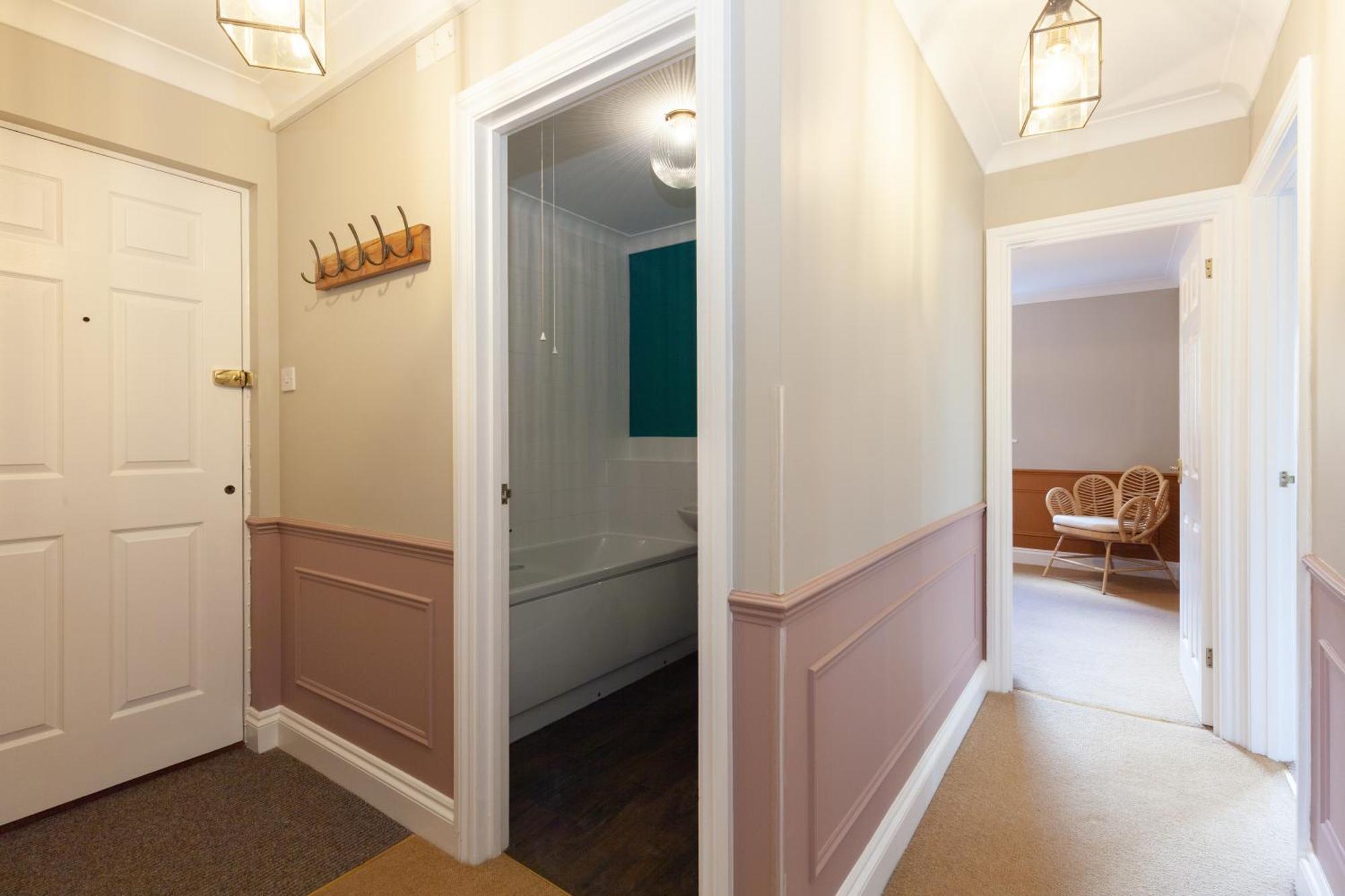 A Gem Nestled In The Heart Of Oxford With Parking! 아파트 외부 사진