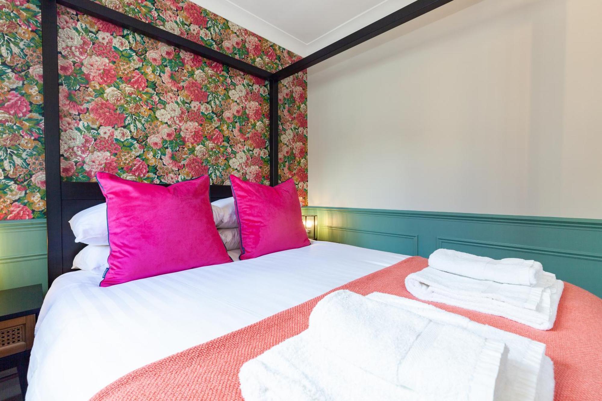 A Gem Nestled In The Heart Of Oxford With Parking! 아파트 외부 사진