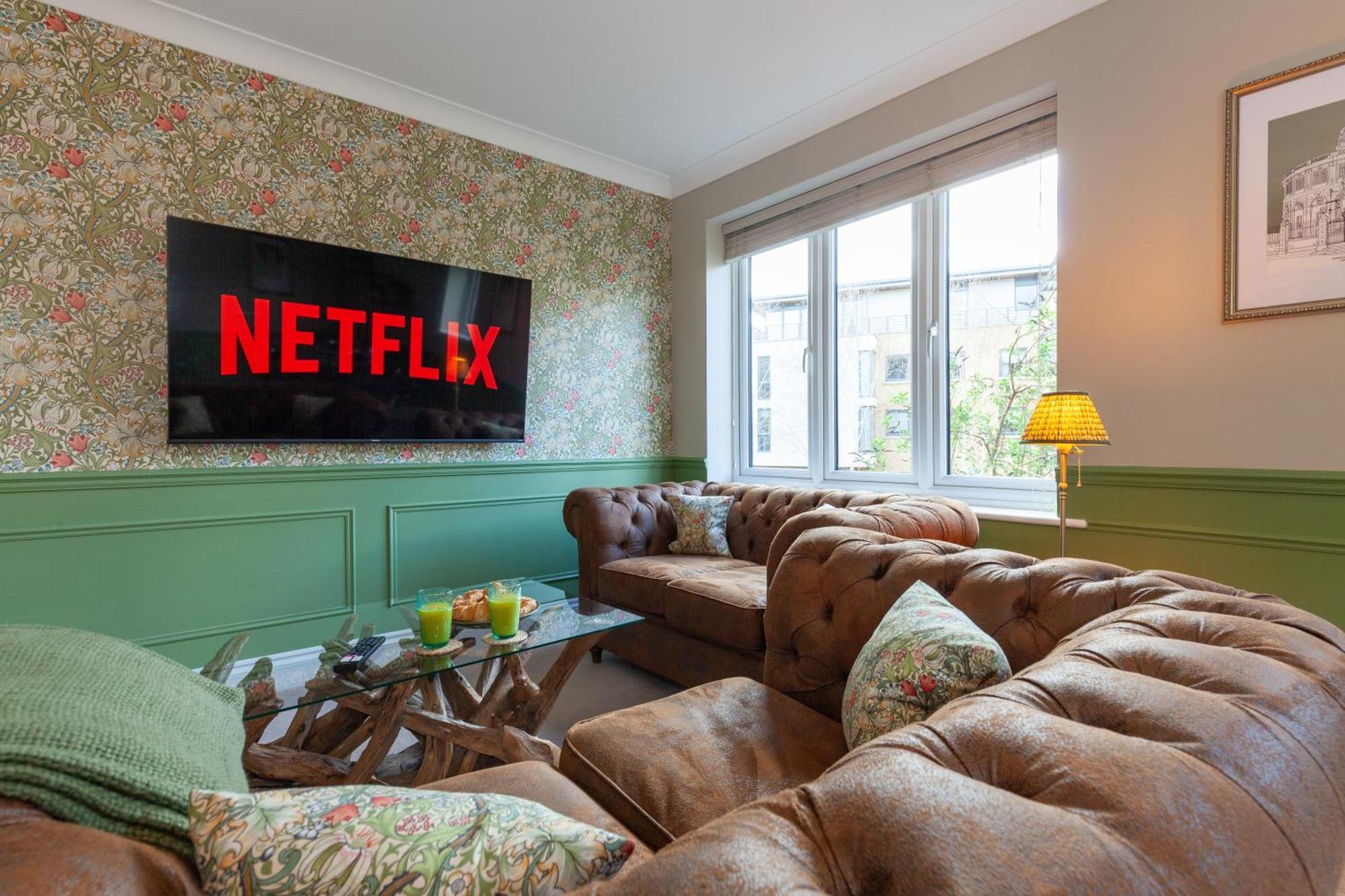 A Gem Nestled In The Heart Of Oxford With Parking! 아파트 외부 사진