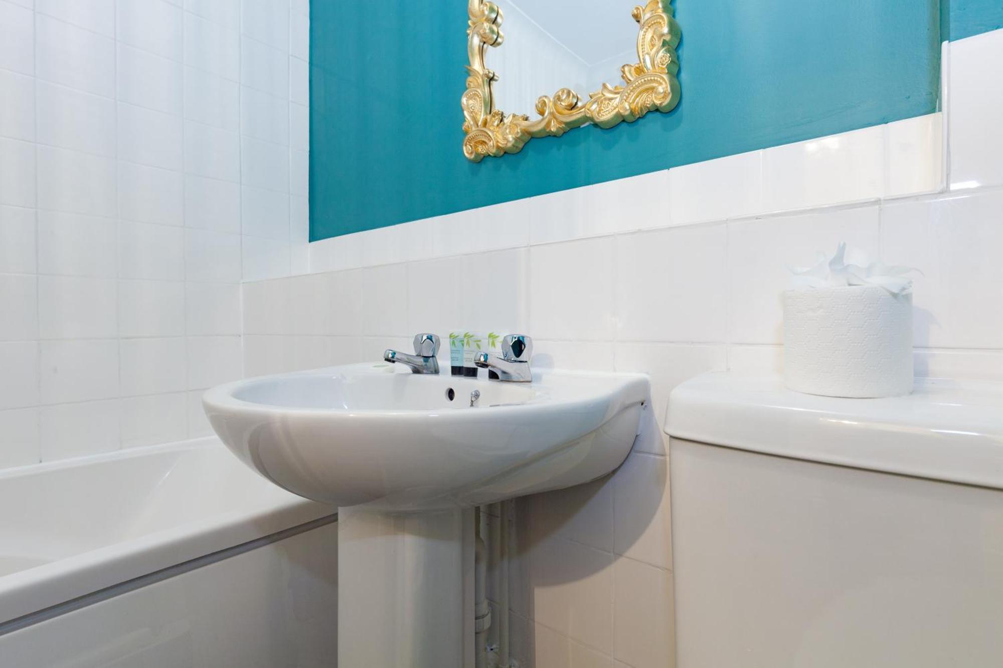 A Gem Nestled In The Heart Of Oxford With Parking! 아파트 외부 사진