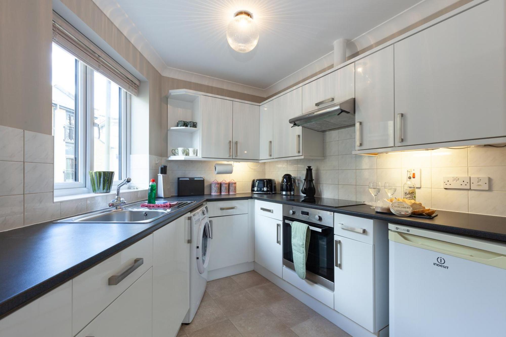 A Gem Nestled In The Heart Of Oxford With Parking! 아파트 외부 사진