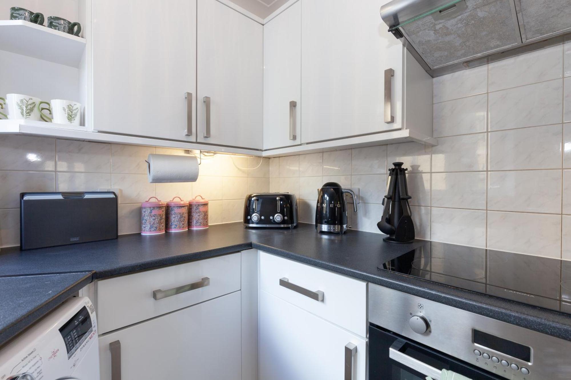 A Gem Nestled In The Heart Of Oxford With Parking! 아파트 외부 사진