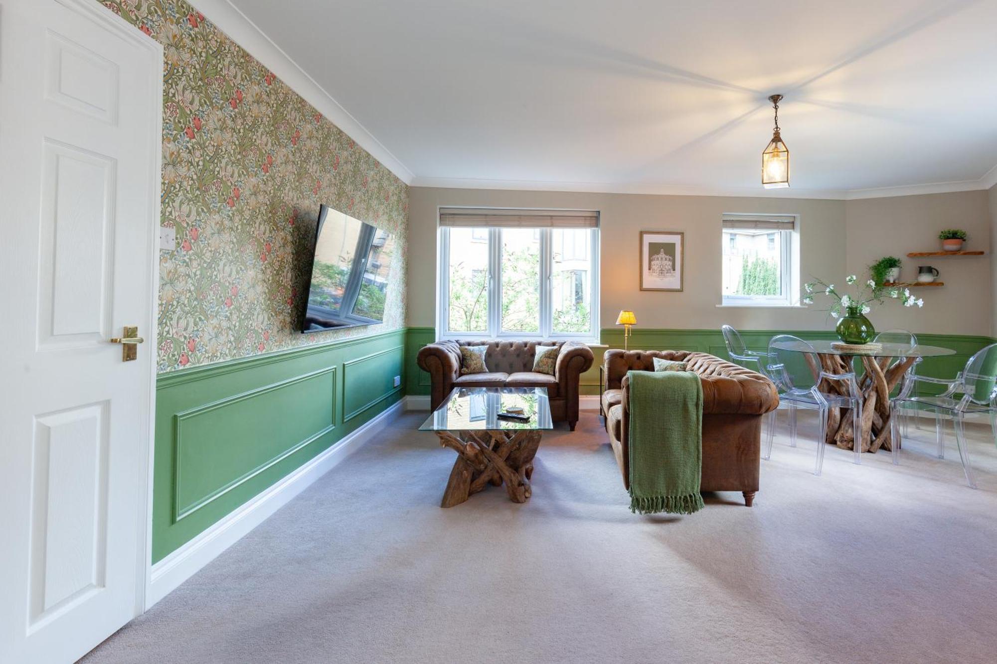 A Gem Nestled In The Heart Of Oxford With Parking! 아파트 외부 사진
