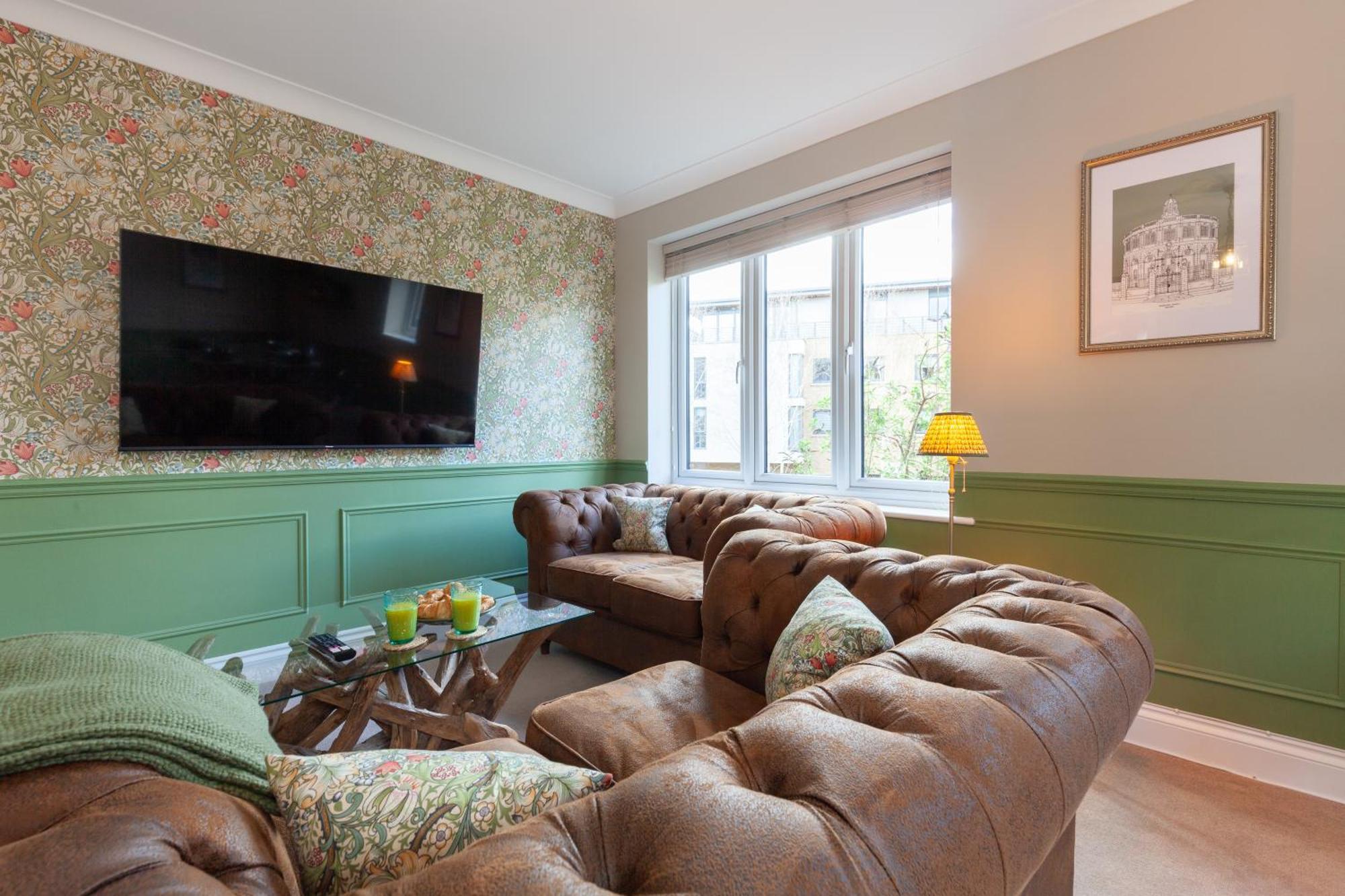A Gem Nestled In The Heart Of Oxford With Parking! 아파트 외부 사진