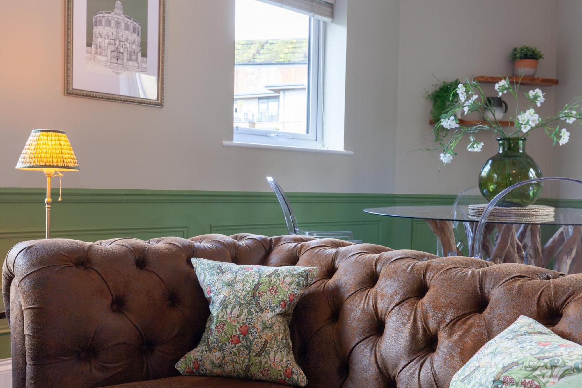 A Gem Nestled In The Heart Of Oxford With Parking! 아파트 외부 사진