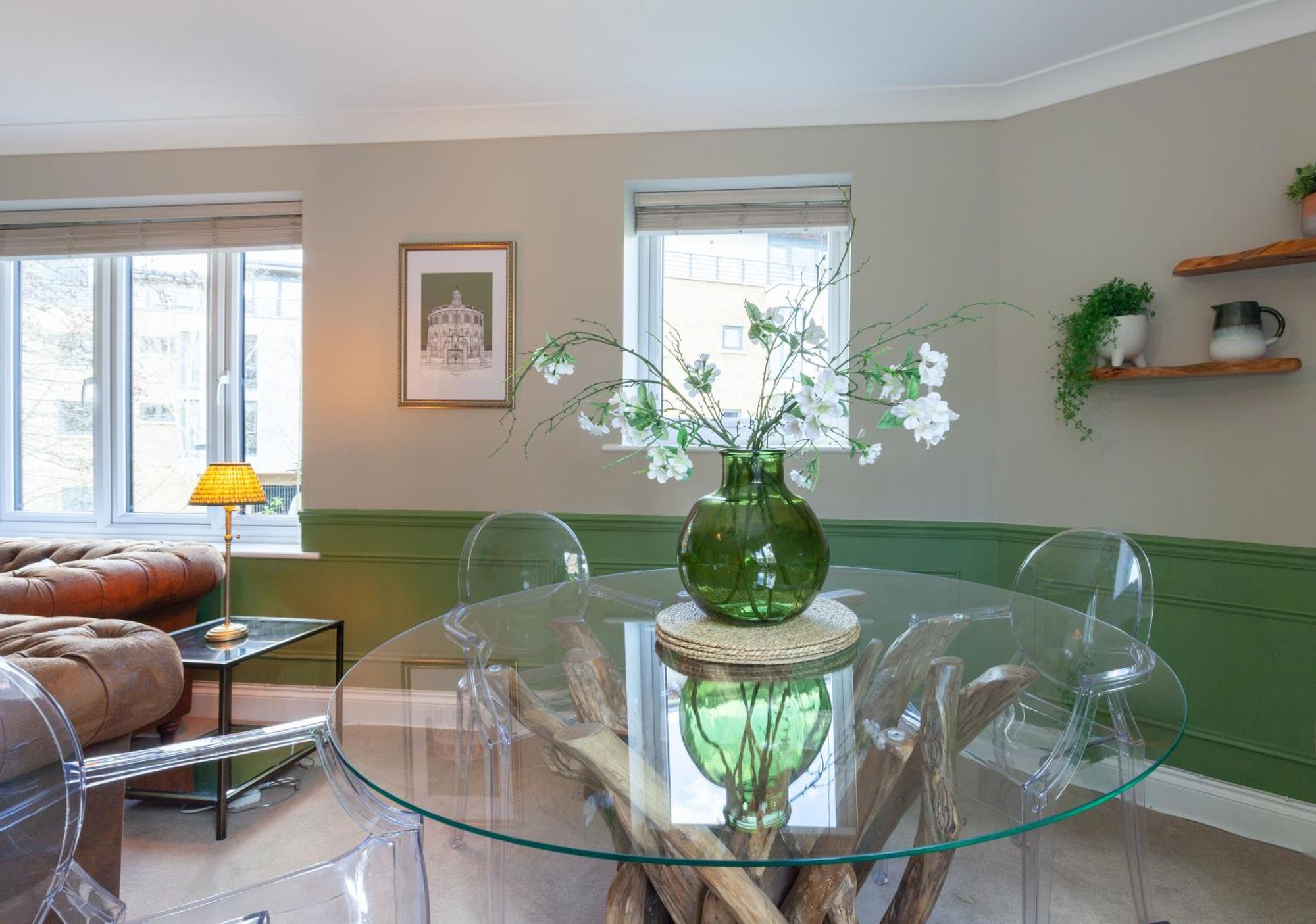 A Gem Nestled In The Heart Of Oxford With Parking! 아파트 외부 사진